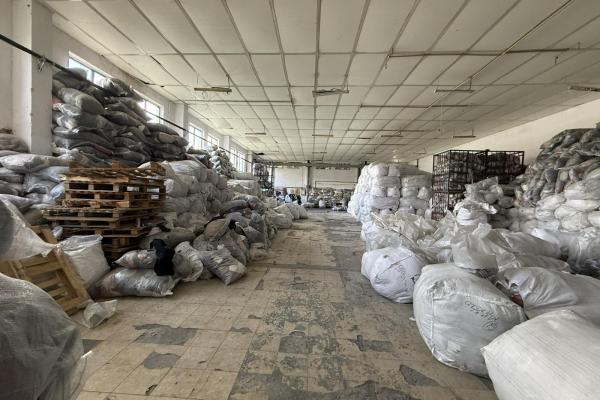 Складово-производствена база 850 кв.м. прилежащ терен