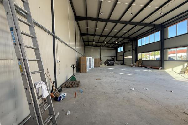 Чисто ново индустриално помещение – 390 кв.м